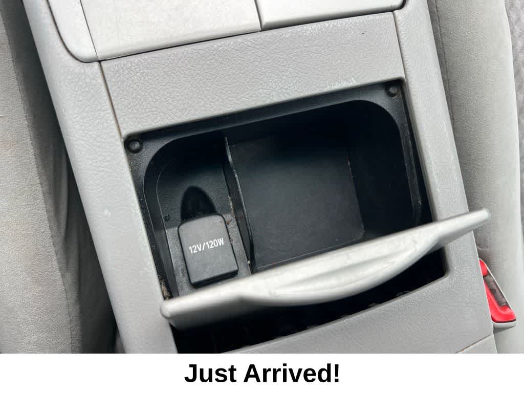 Thumbnail: 2011 Toyota Camry - 32