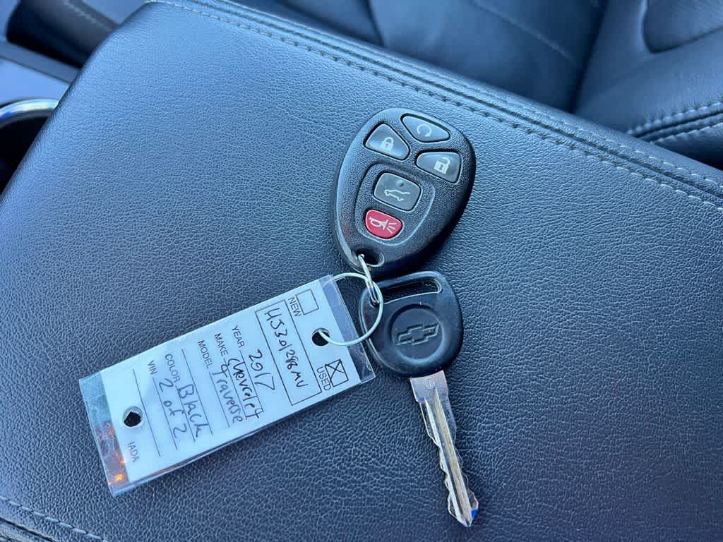 Thumbnail: 2017 Chevrolet Traverse - 38