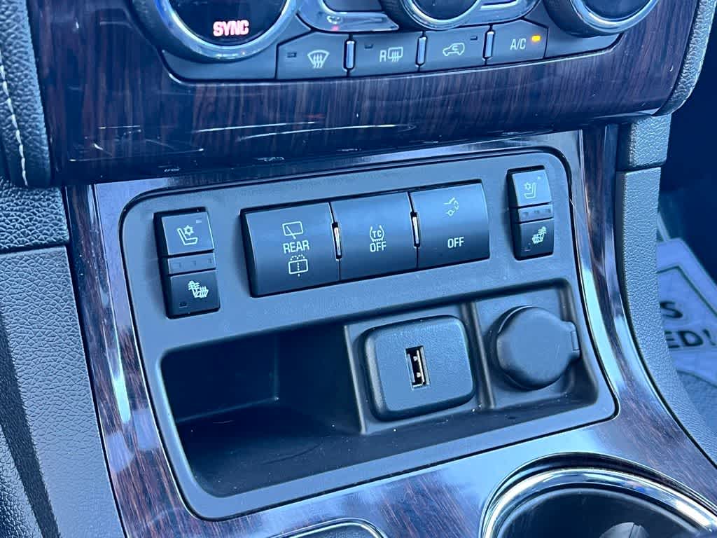 Thumbnail: 2017 Chevrolet Traverse - 35