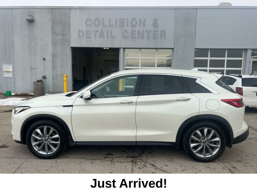 Thumbnail: 2019 INFINITI QX50 - 3