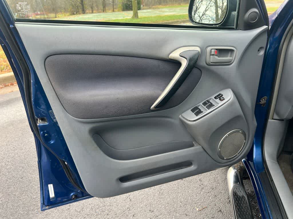 Thumbnail: 2003 Toyota RAV4 - 18