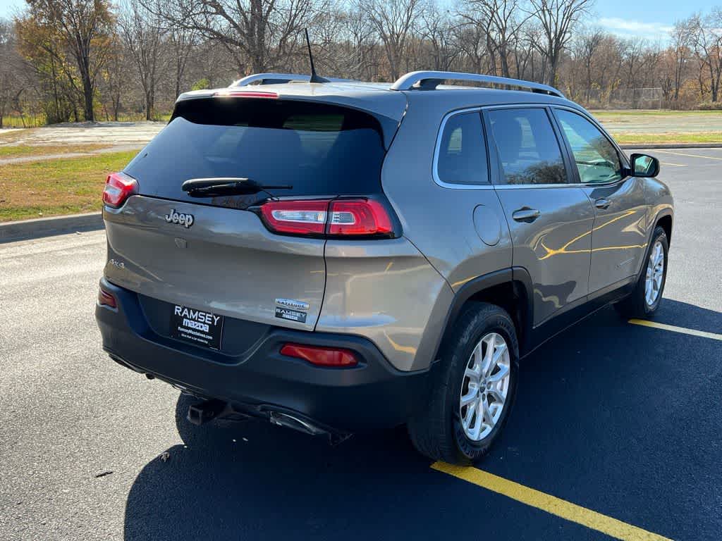 Thumbnail: 2016 Jeep Cherokee - 6