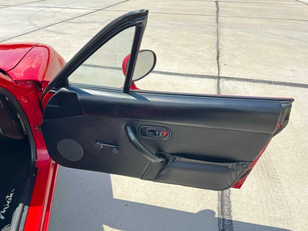 Thumbnail: 1995 Mazda MX-5 Miata - 22