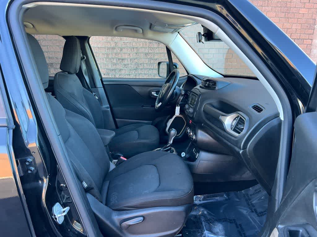 Thumbnail: 2015 Jeep Renegade - 17