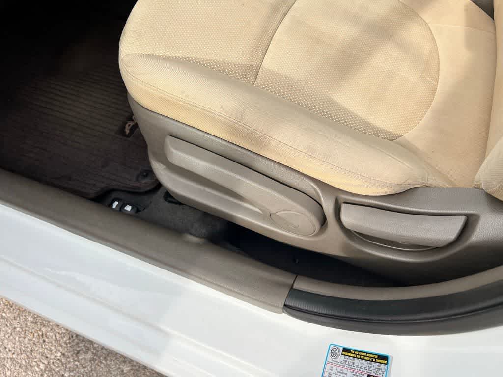 Thumbnail: 2014 Hyundai Accent - 17