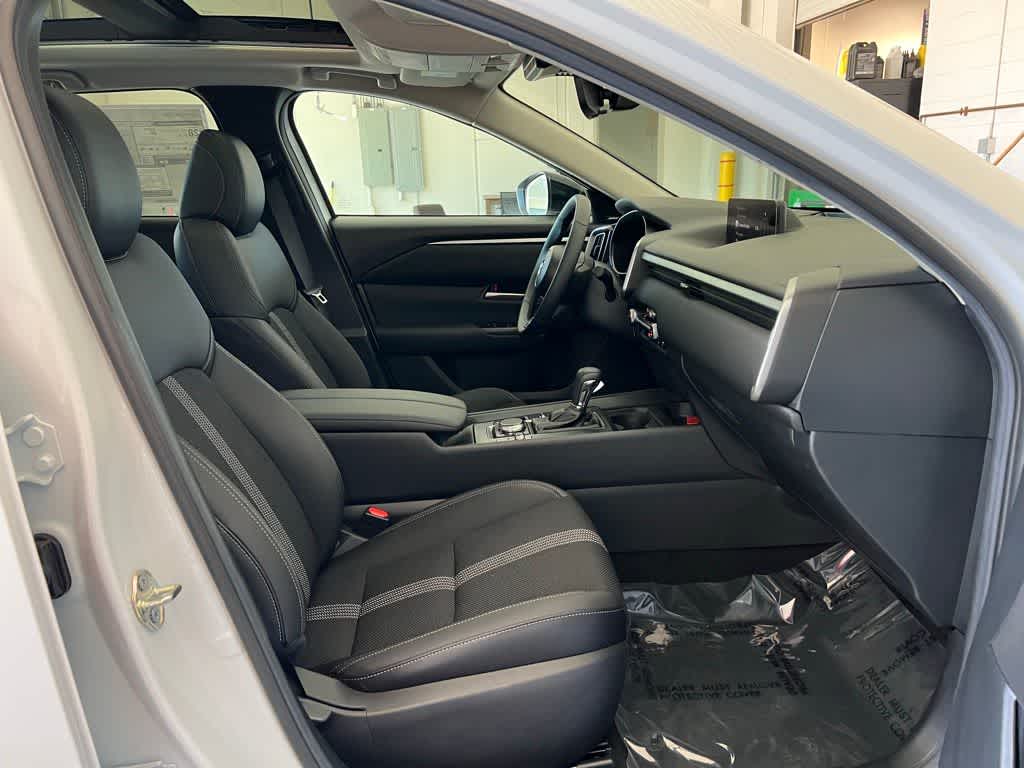 Thumbnail: 2025 Mazda CX-50 - 17