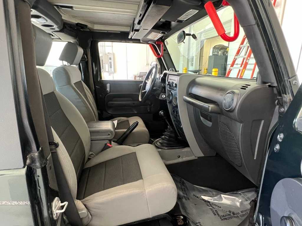 Thumbnail: 2010 Jeep Wrangler - 19