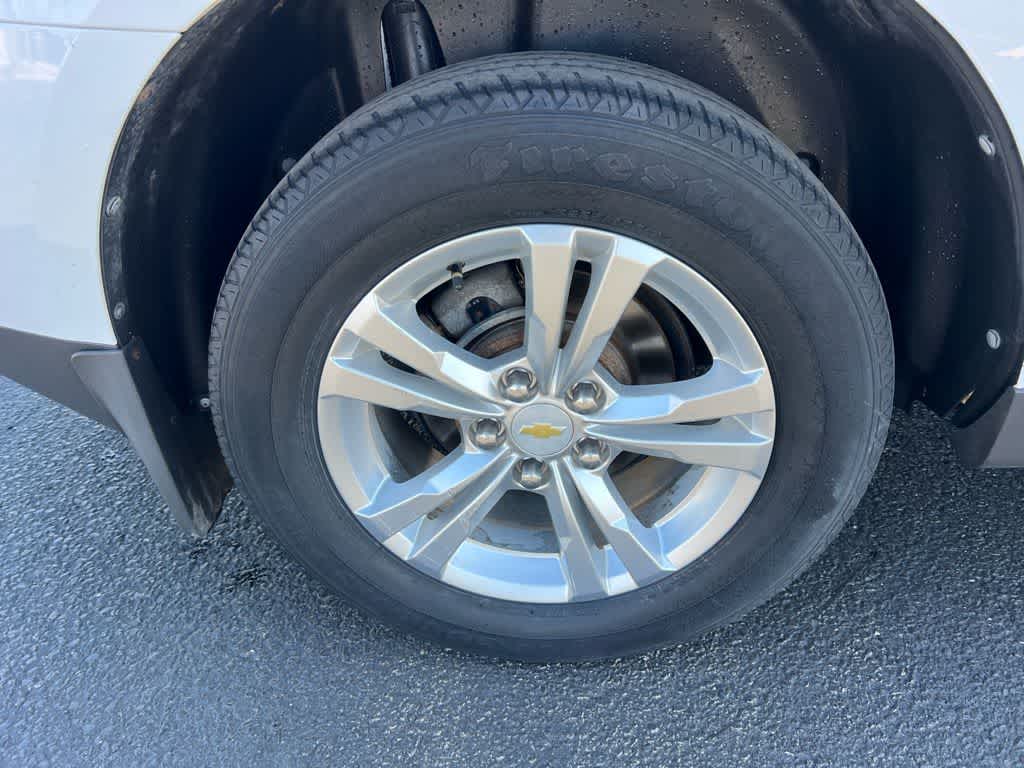 Thumbnail: 2012 Chevrolet Equinox - 12