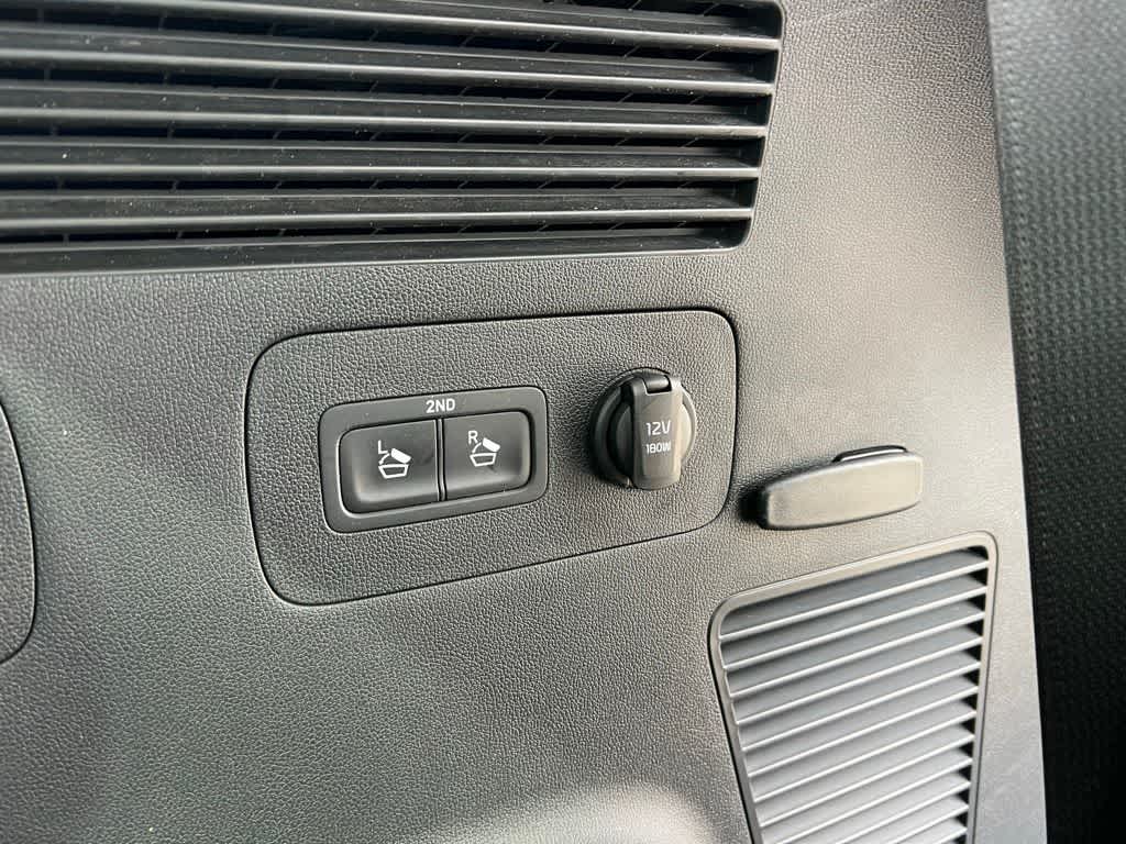 Thumbnail: 2023 Kia Sorento - 32