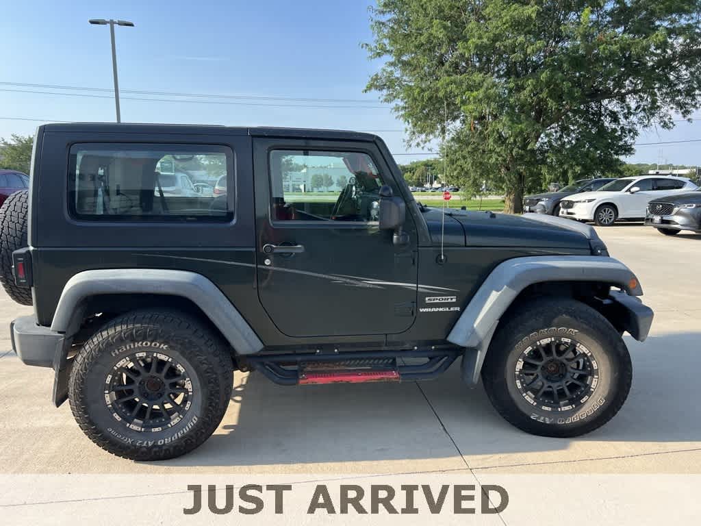 Thumbnail: 2010 Jeep Wrangler - 6