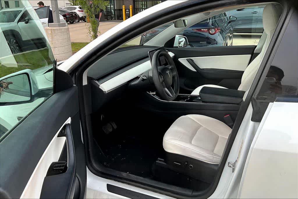 Thumbnail: 2021 Tesla Model Y - 4