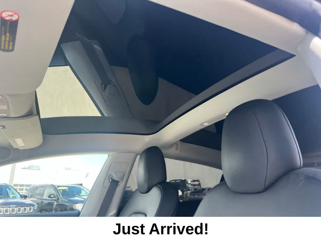 Thumbnail: 2019 Tesla Model 3 - 16