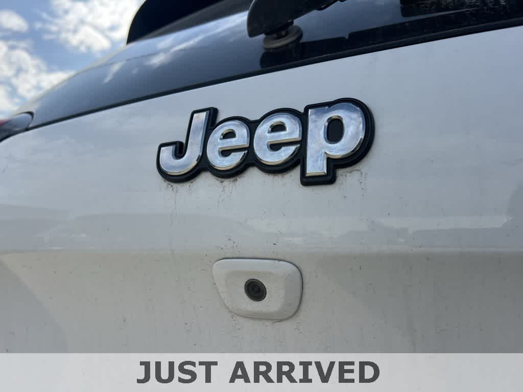 Thumbnail: 2015 Jeep Cherokee - 14