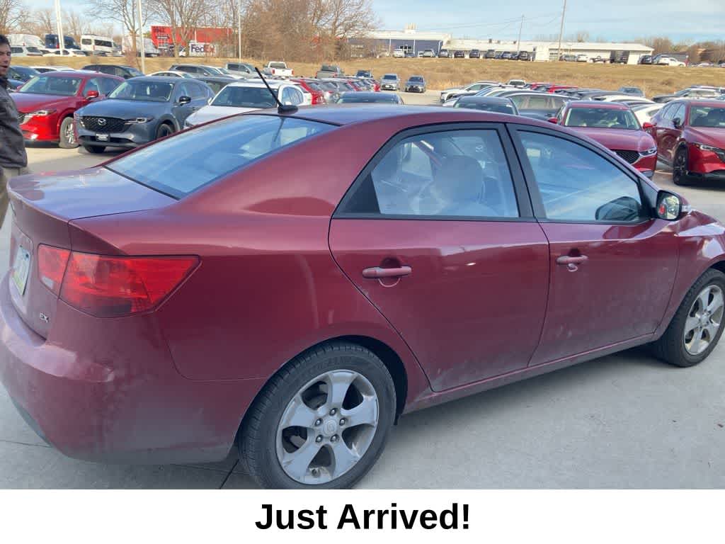 Thumbnail: 2010 Kia Forte - 4