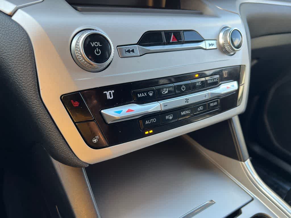 Thumbnail: 2020 Ford Explorer - 34