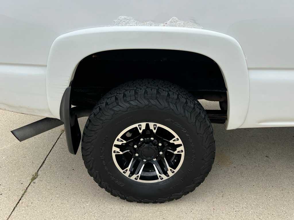 Thumbnail: 2005 GMC Sierra 2500 - 12