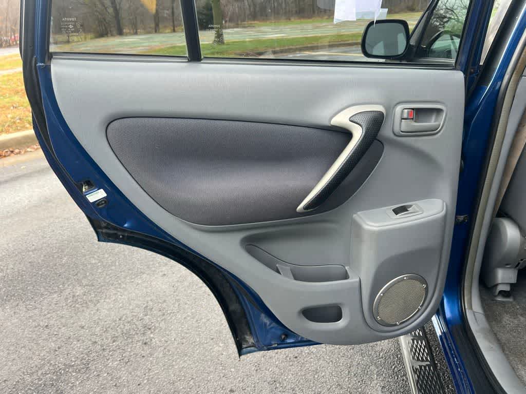 Thumbnail: 2003 Toyota RAV4 - 24