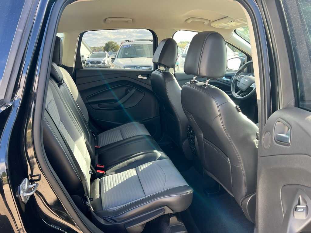 Thumbnail: 2017 Ford Escape - 18