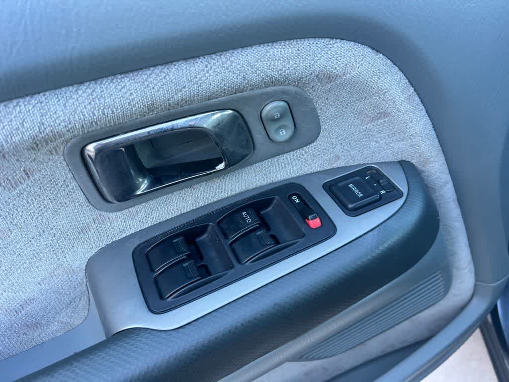 Thumbnail: 2004 Honda Pilot - 15