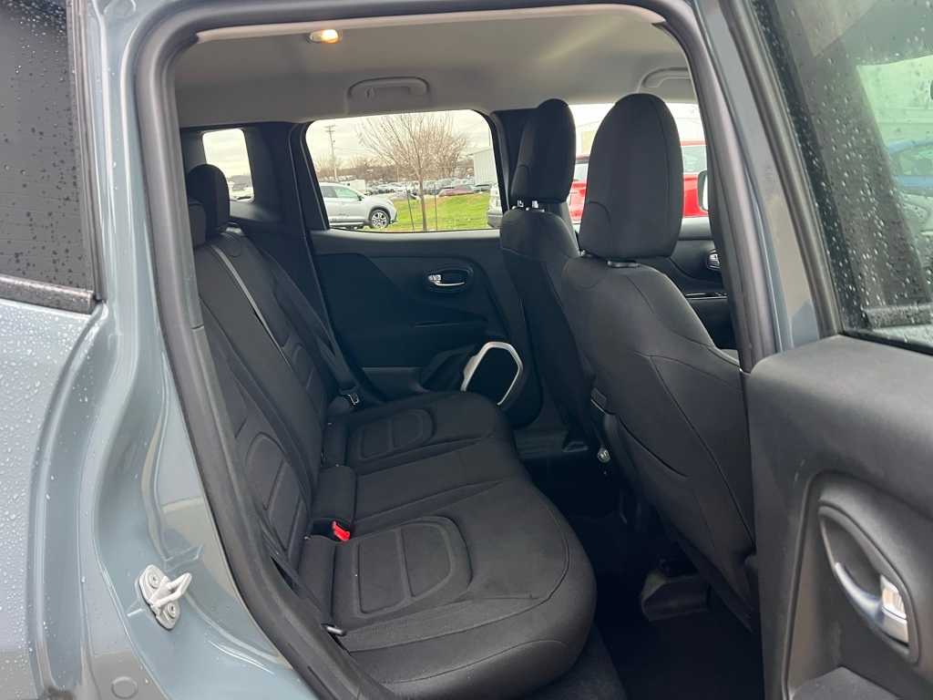 Thumbnail: 2018 Jeep Renegade - 20