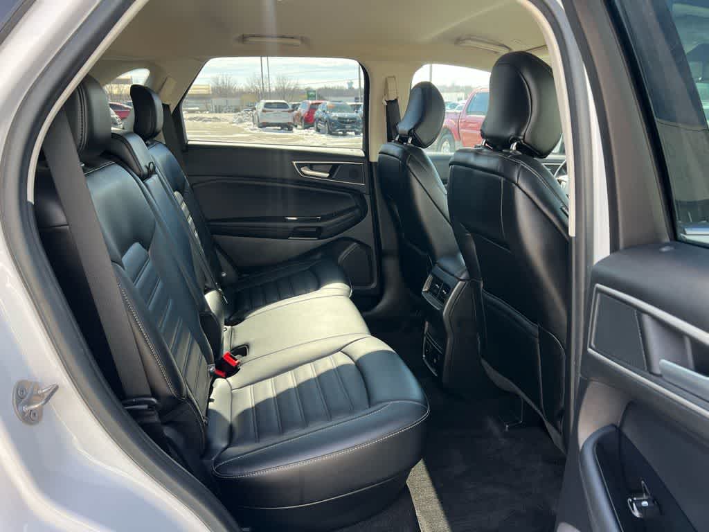 Thumbnail: 2019 Ford Edge - 20