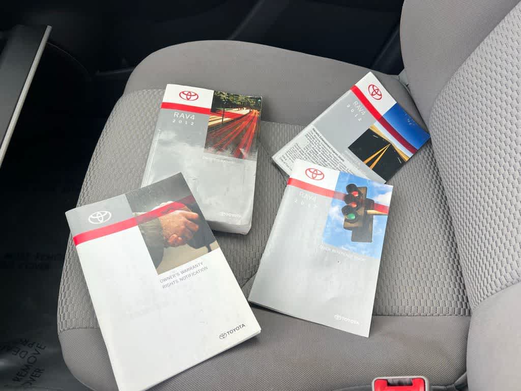 Thumbnail: 2012 Toyota RAV4 - 30