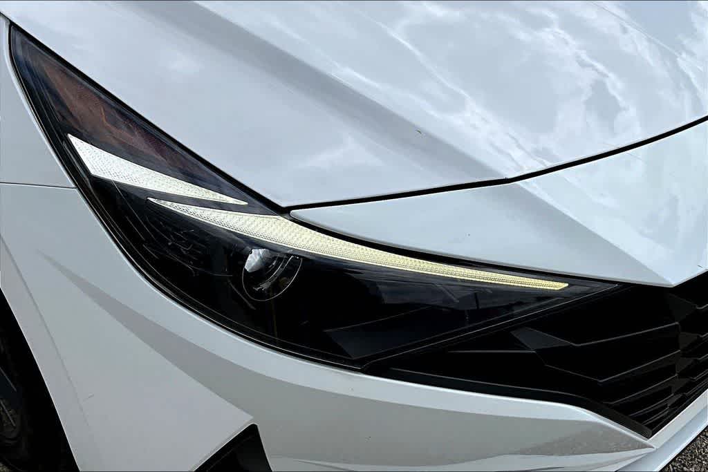 Thumbnail: 2022 Hyundai Elantra - 31