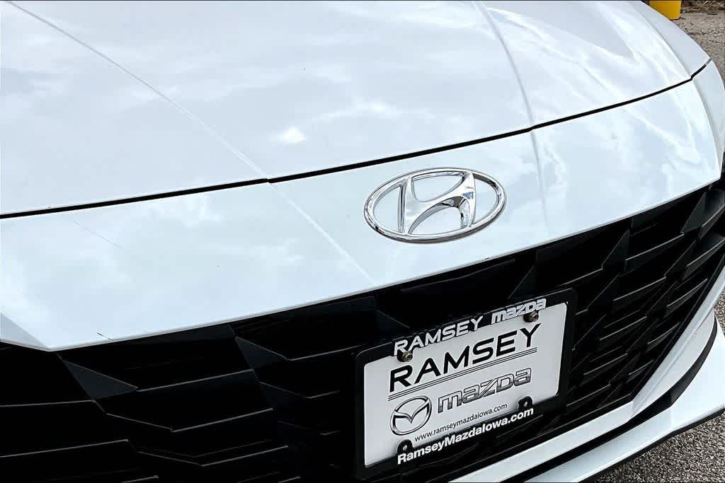 Thumbnail: 2022 Hyundai Elantra - 30
