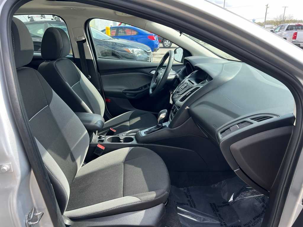 2014 Ford Focus SE 18