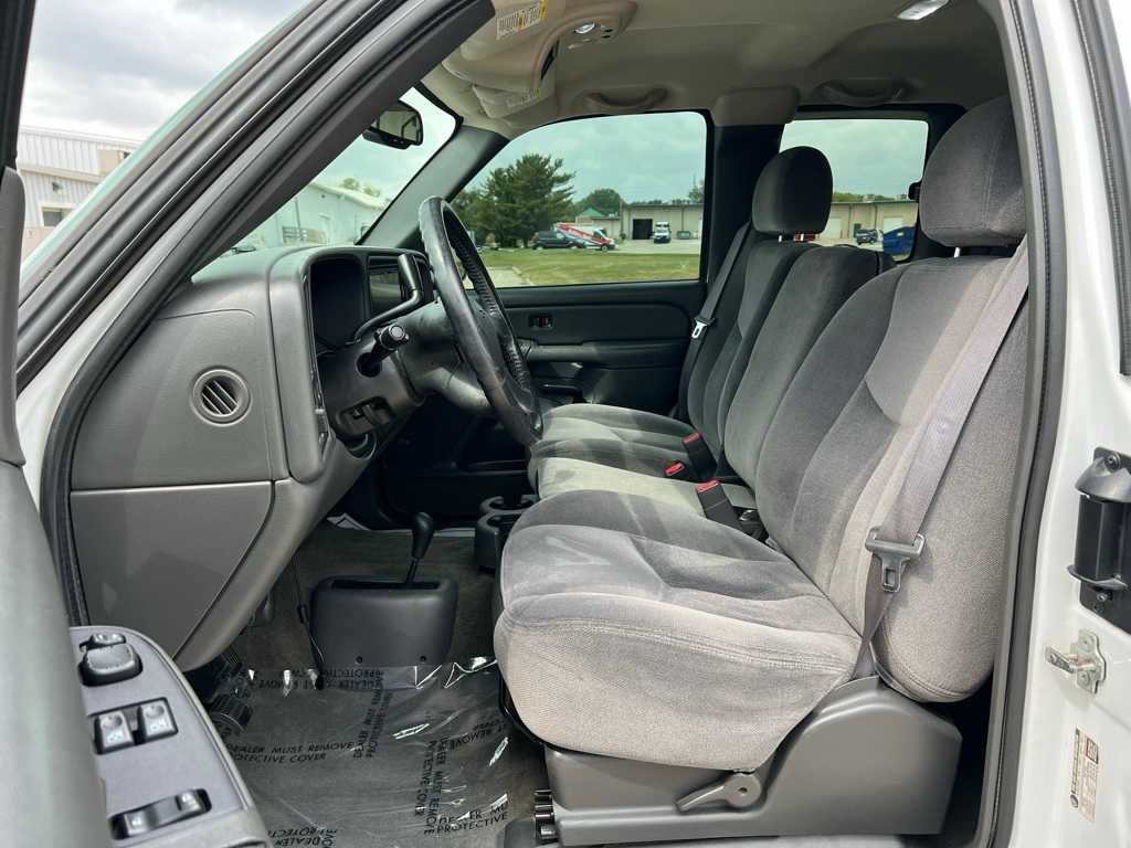 Thumbnail: 2005 GMC Sierra 2500 - 15