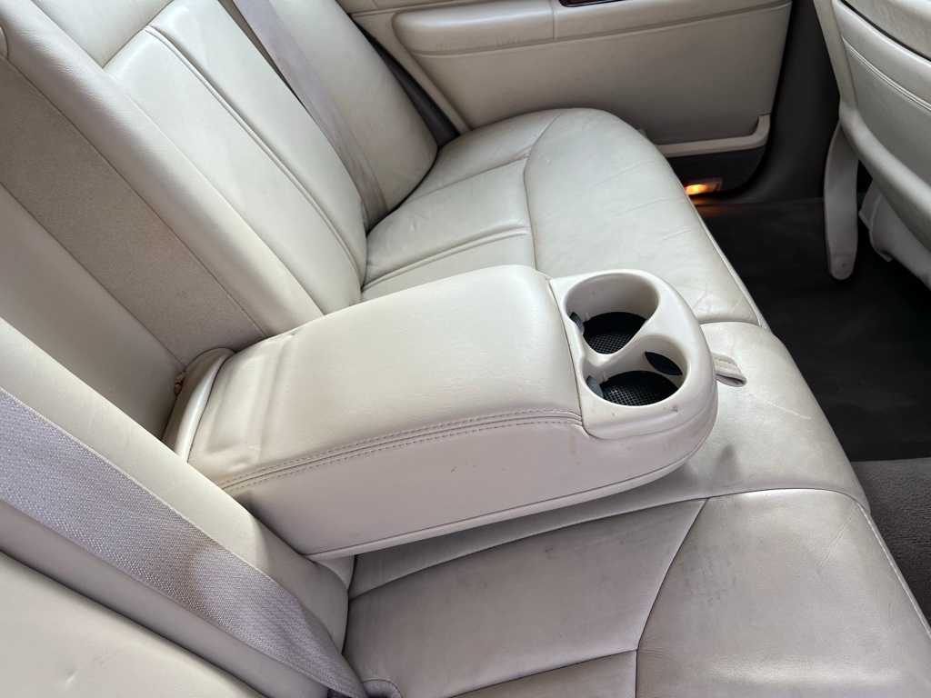 Thumbnail: 2005 Lincoln Town Car - 24