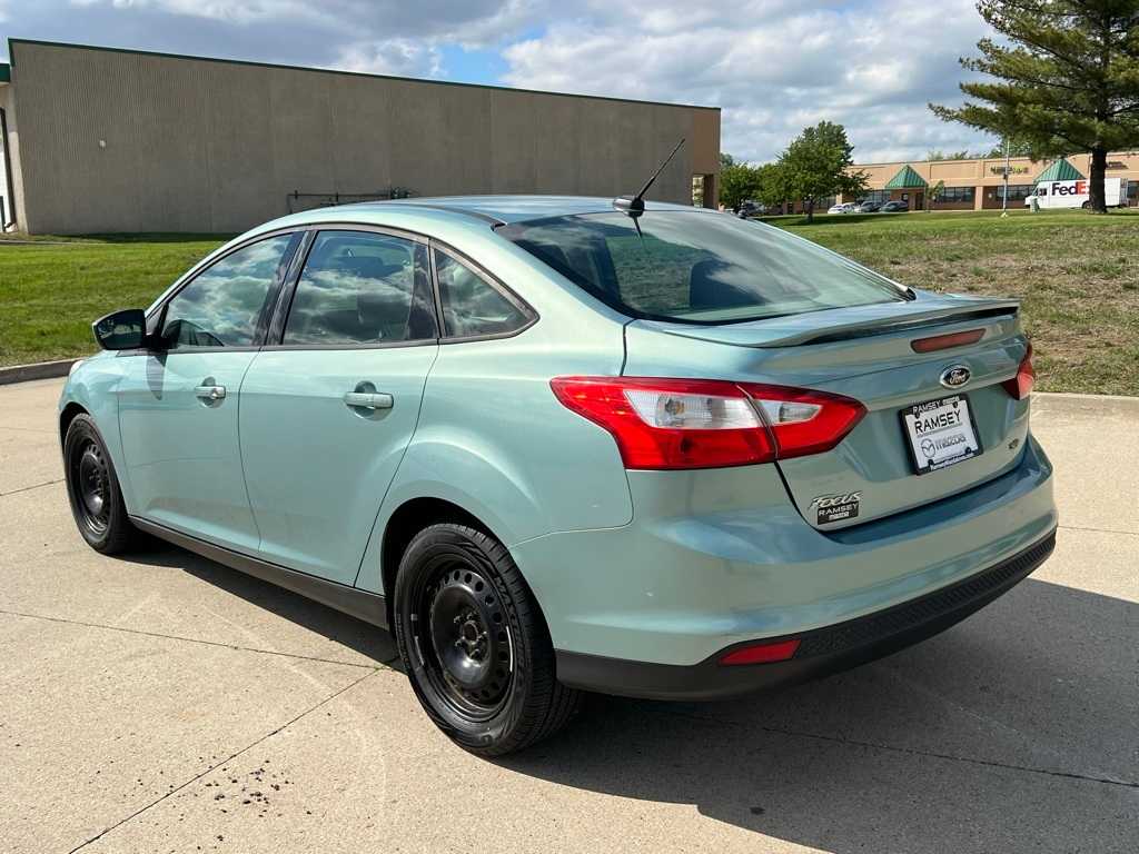 2012 Ford Focus SE 3