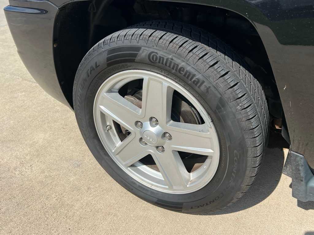 Thumbnail: 2010 Jeep Compass - 10