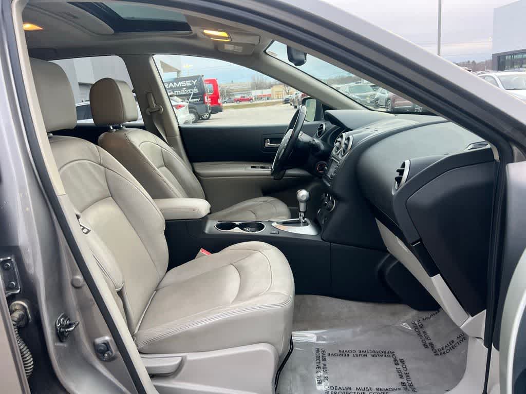 Thumbnail: 2011 Nissan Rogue - 25