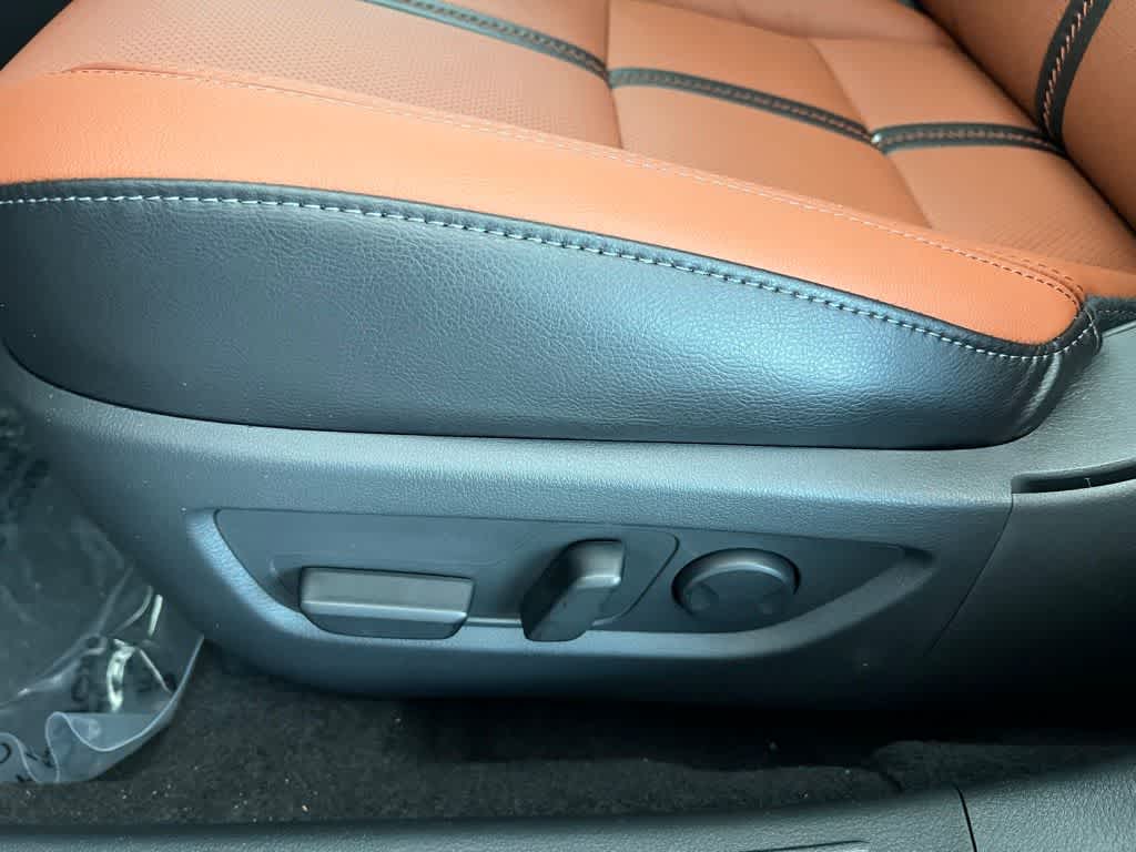 Thumbnail: 2025 Mazda CX-50 - 15