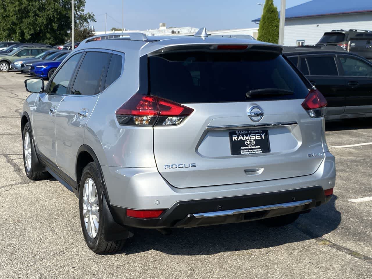 2020 Nissan Rogue SV photo 4