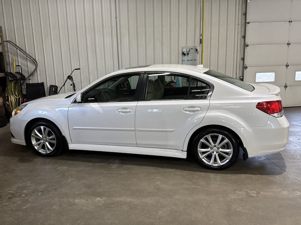 Used 2013 Subaru Legacy 2.5i Limited w/Moonroof Sedan