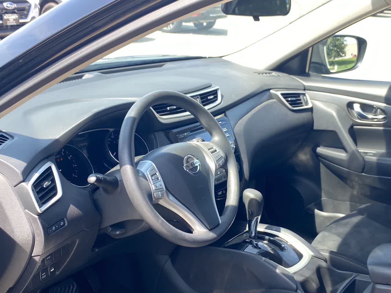 Used 2014 Nissan Rogue S with VIN 5N1AT2MV6EC869295 for sale in Urbandale, IA