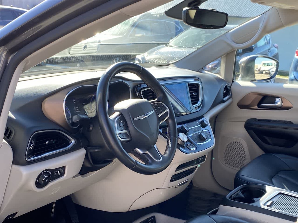 Used 2017 Chrysler Pacifica Touring-L Plus Van