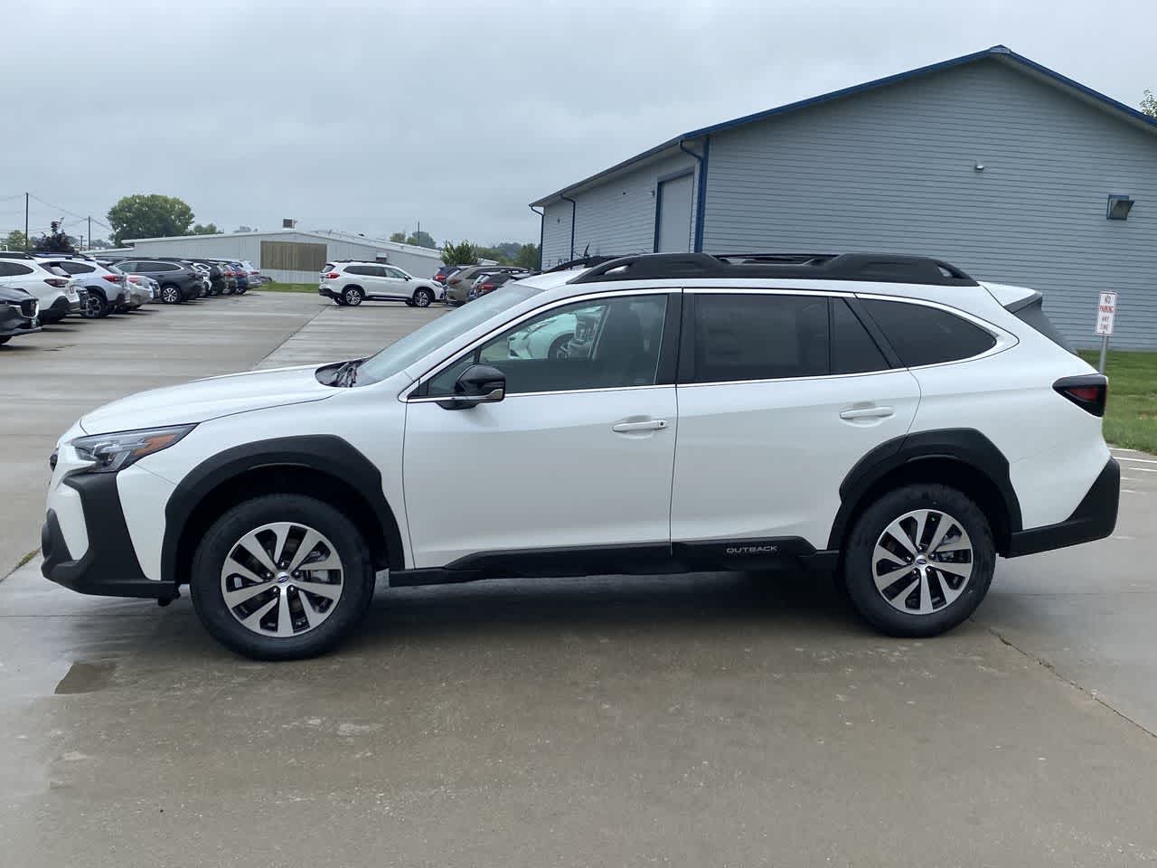 2025 Subaru Outback Premium photo 3