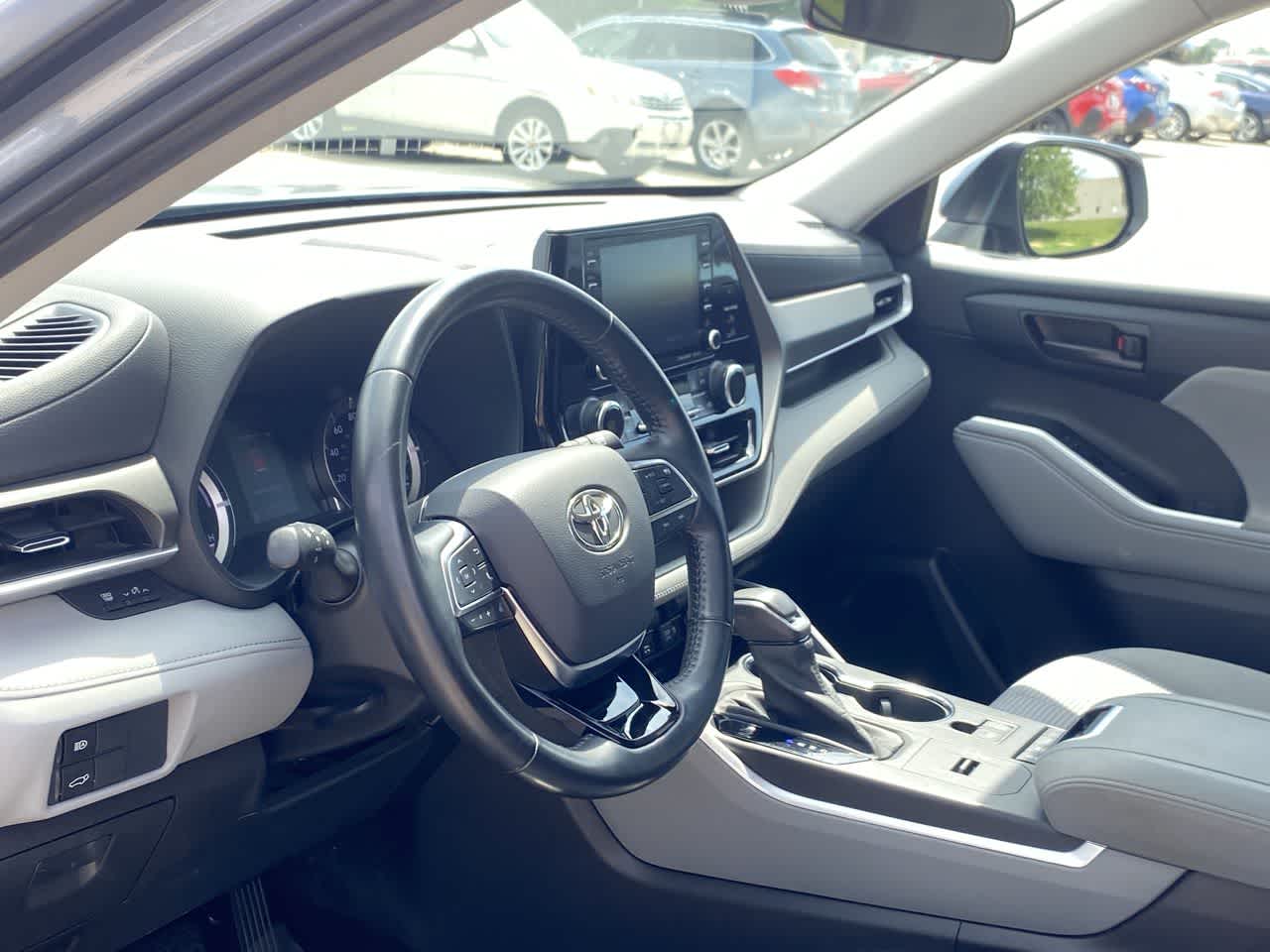 Used 2021 Toyota Highlander LE with VIN 5TDBBRCH5MS033796 for sale in Urbandale, IA