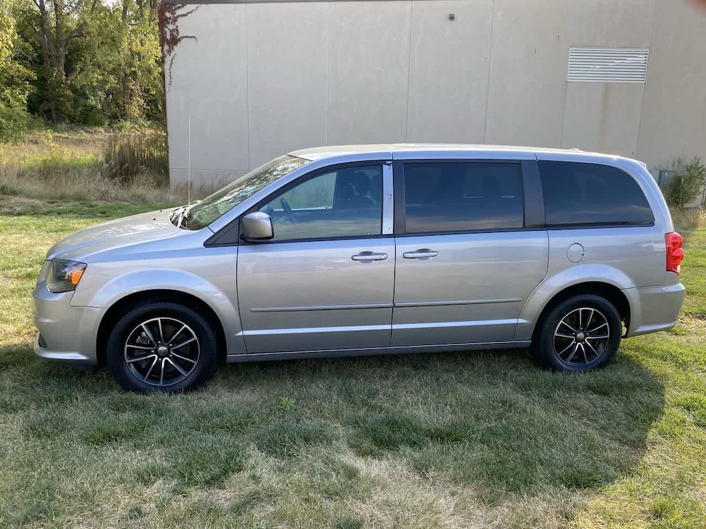 Used 2017 Dodge Grand Caravan SE Van