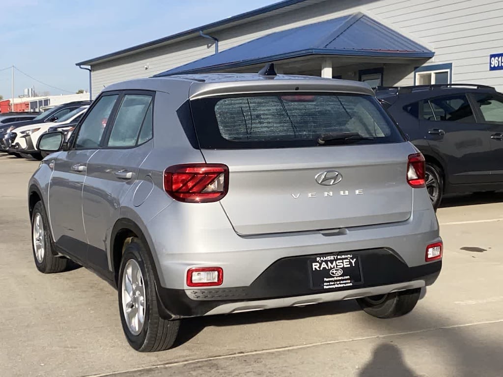 Used 2021 Hyundai Venue SE SUV
