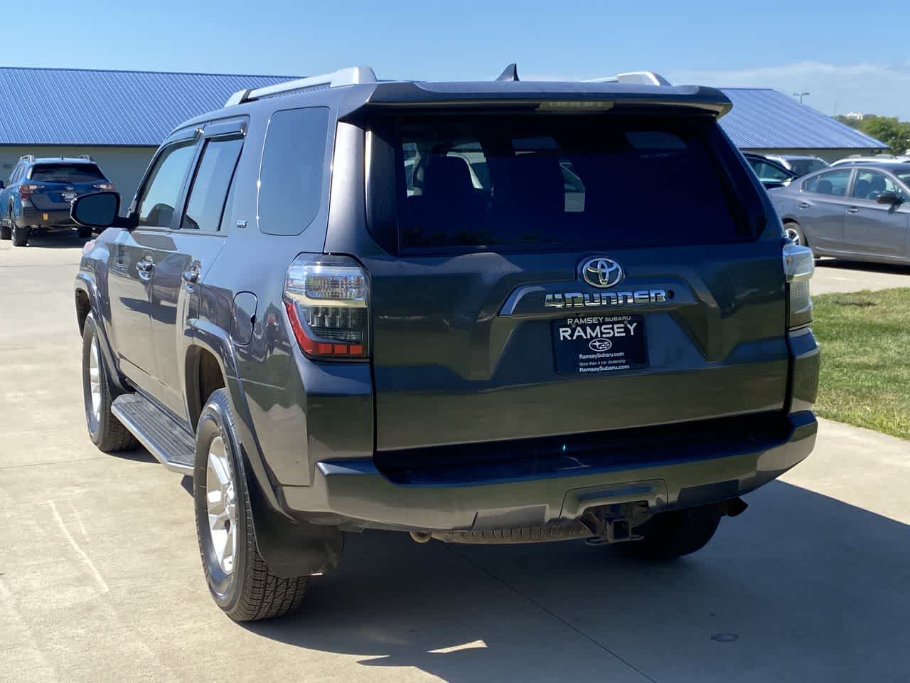 2016 Toyota 4Runner SR5 photo 3