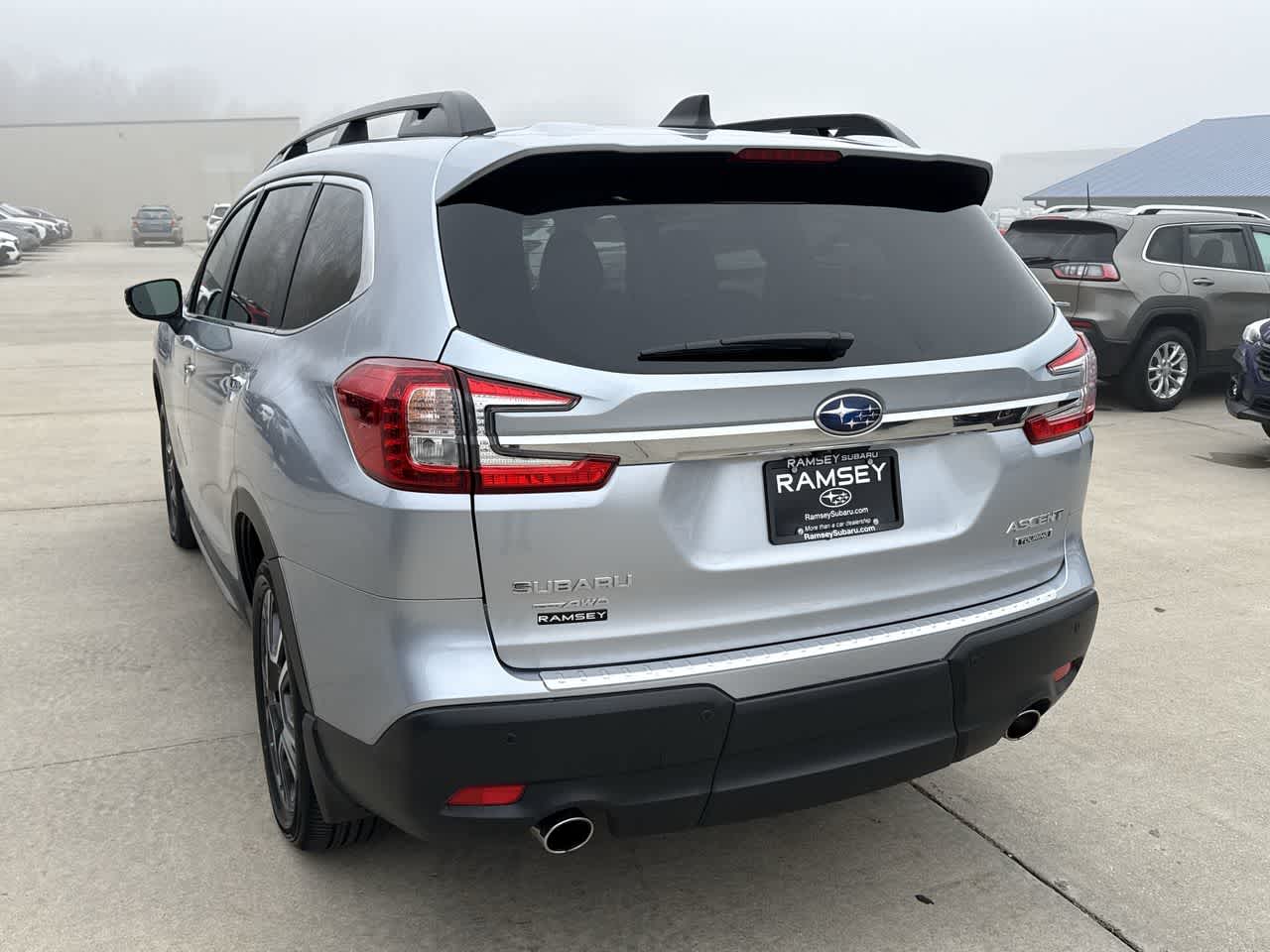 2024 Subaru Ascent Touring photo 4