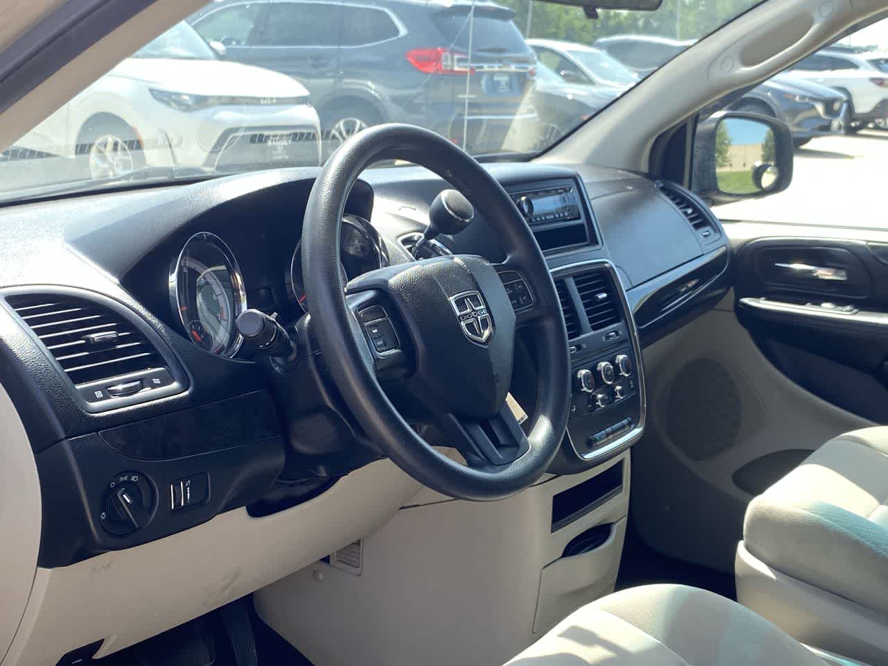 2012 Dodge Grand Caravan SE photo 2
