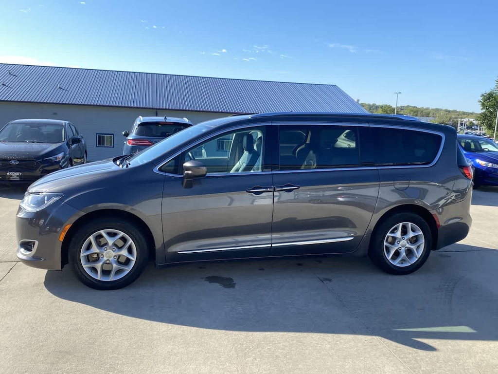 Used 2017 Chrysler Pacifica Touring-L Plus Van