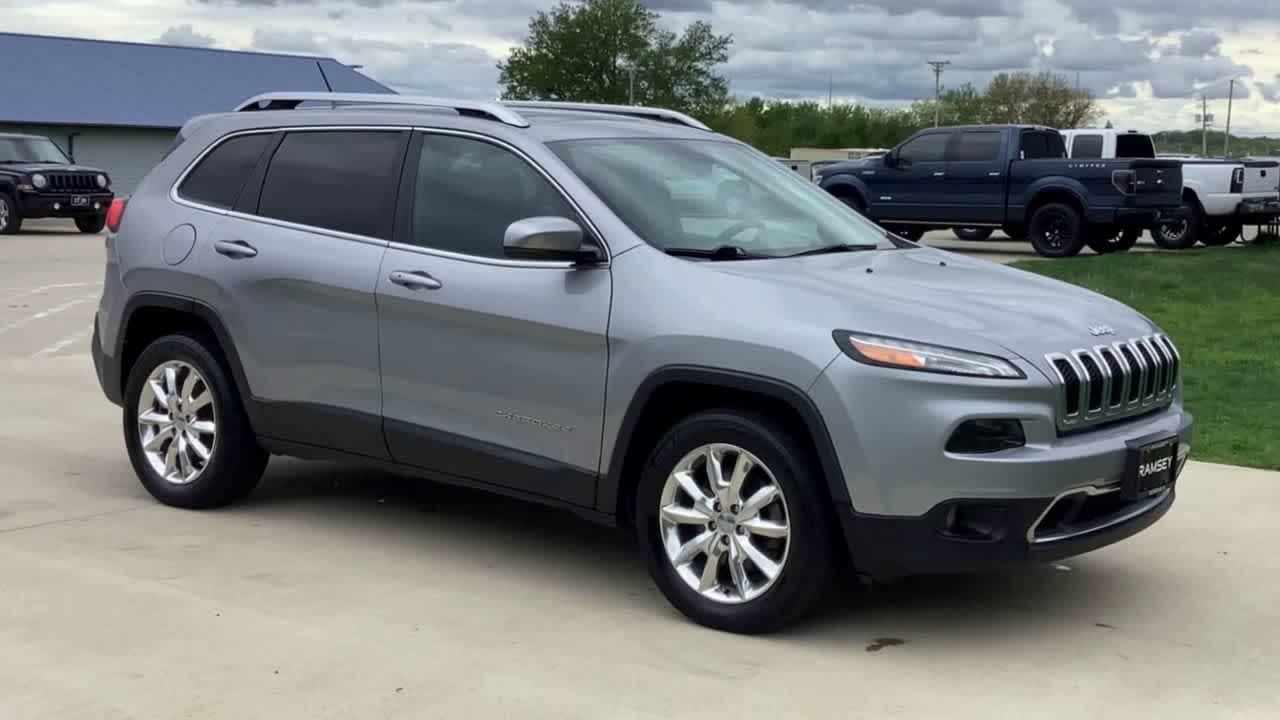 Used 2015 Jeep Cherokee Limited with VIN 1C4PJMDS5FW705641 for sale in Urbandale, IA