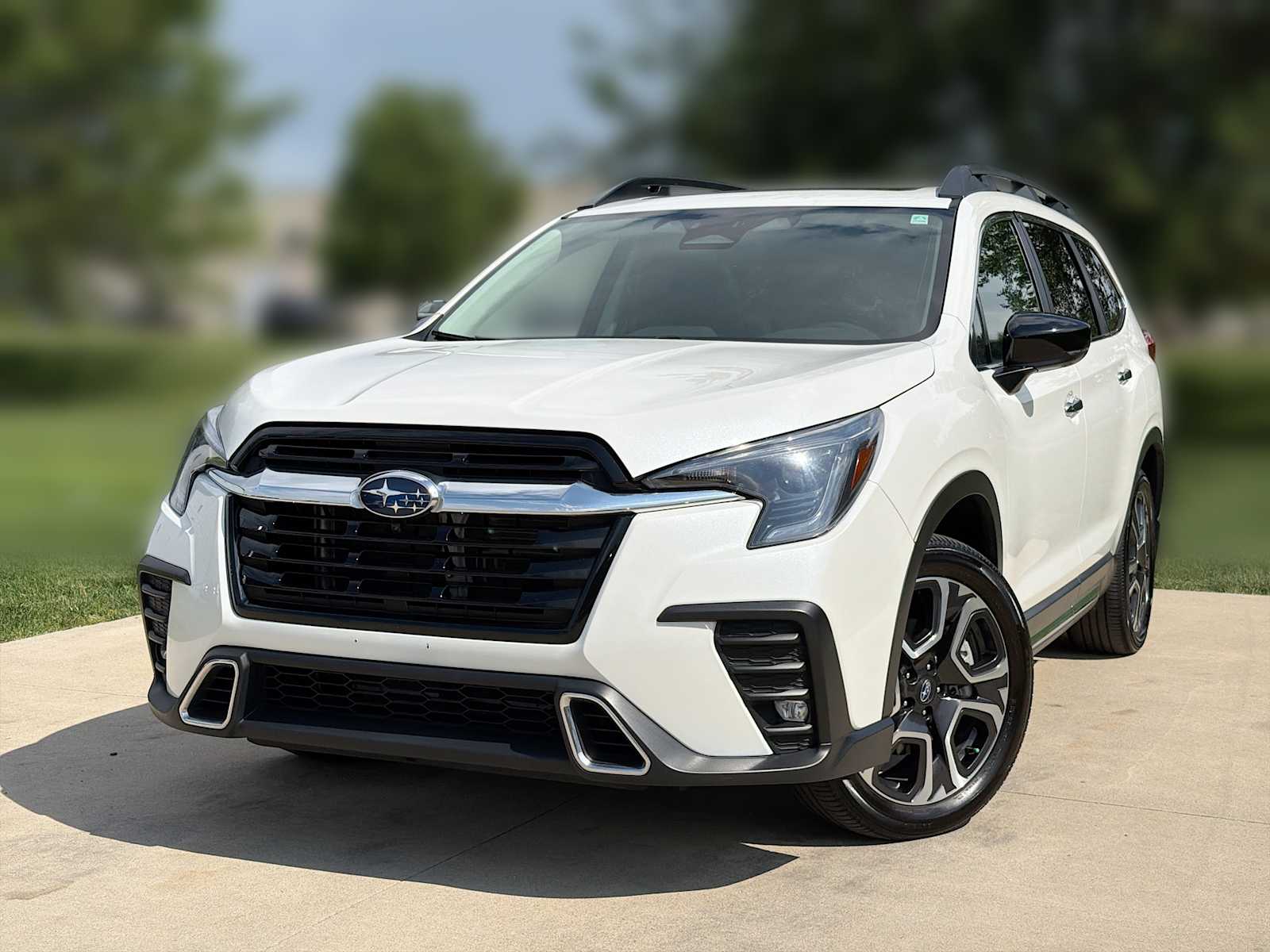 2024 Subaru Ascent Touring's photo