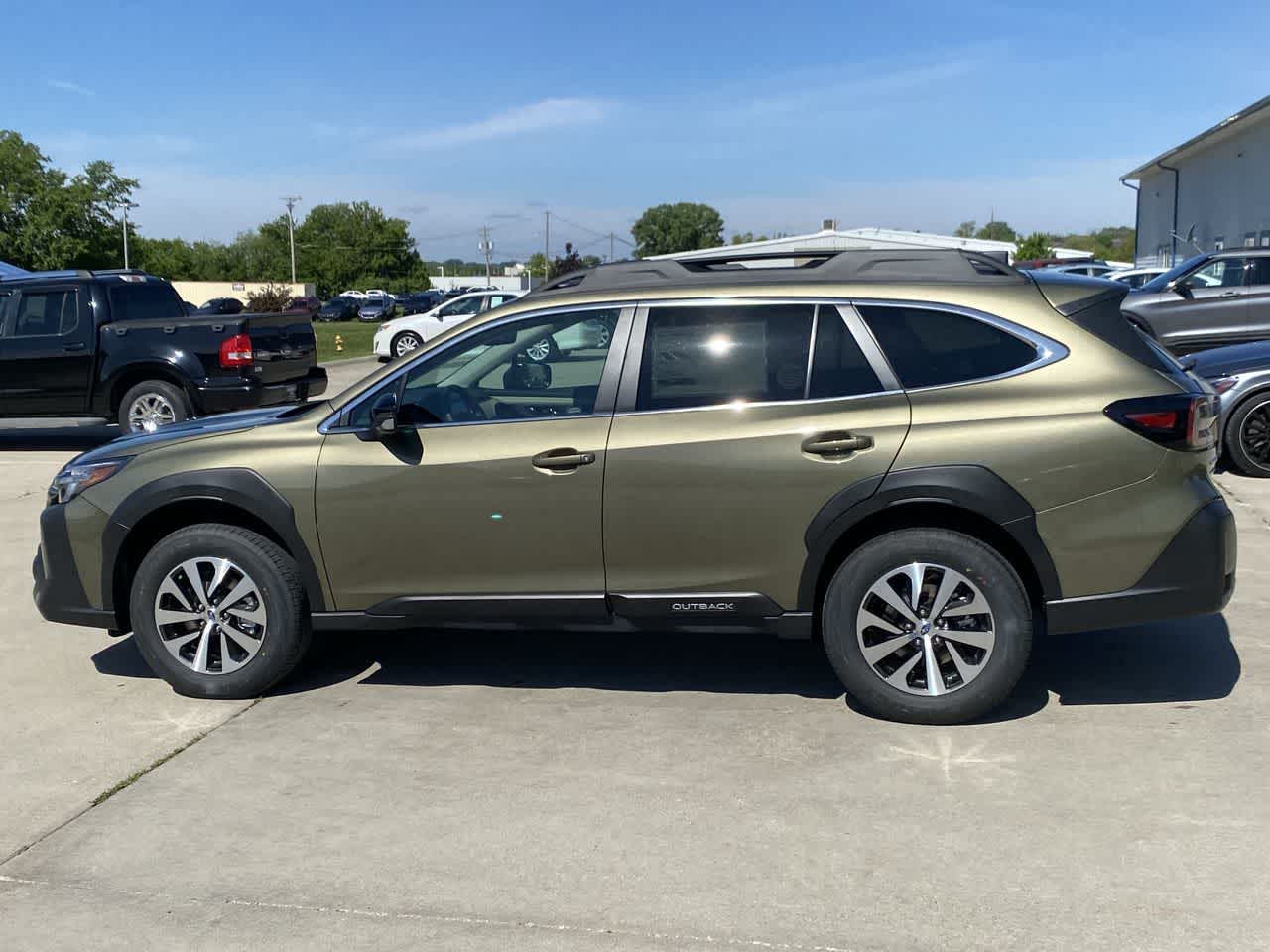 2025 Subaru Outback Premium photo 3